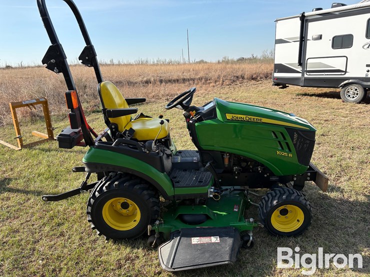 2013-john-deere-1025r-image-4