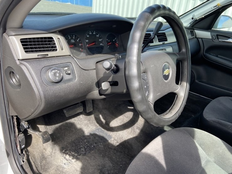 2011-chevrolet-impala-sedan-image-20