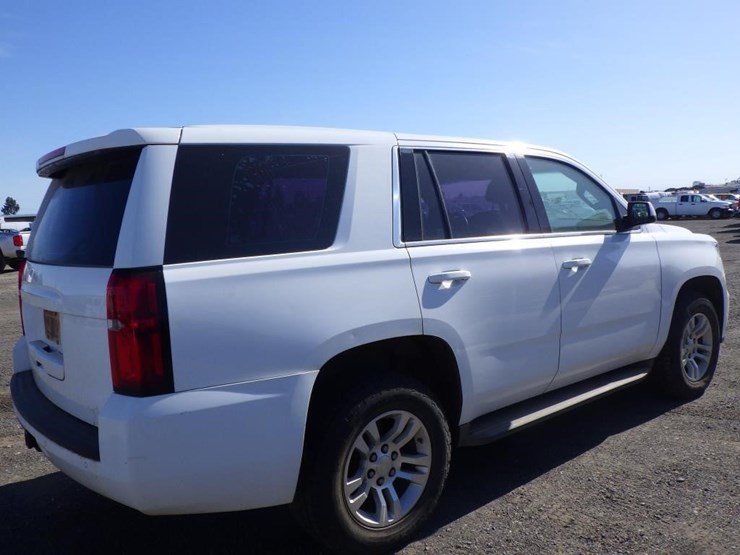 2015-chevrolet-tahoe-image-3