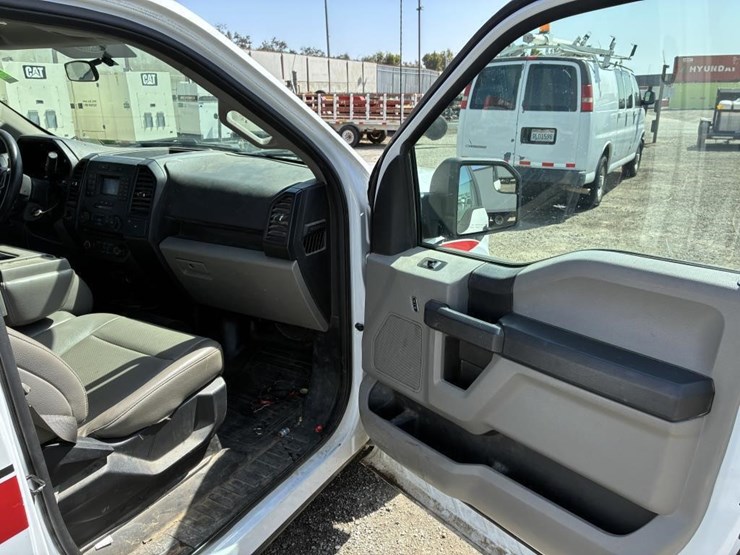 2018-ford-f150-xl-image-9