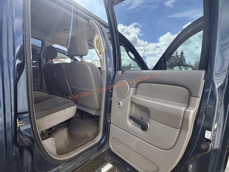 2004-dodge-ram-3500-image-31