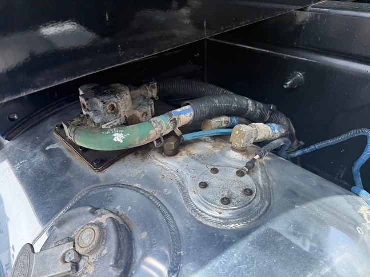 2015-peterbilt-579-image-40