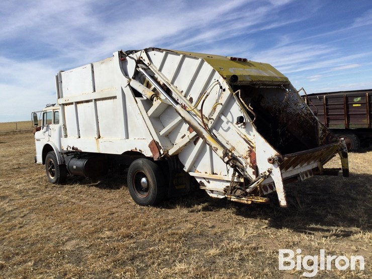 1978-ford-8000-image-7