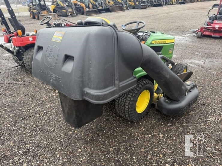 2017-john-deere-x738-image-3