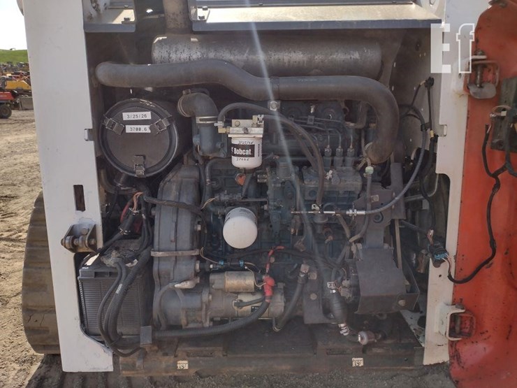 2009-bobcat-t320-image-31
