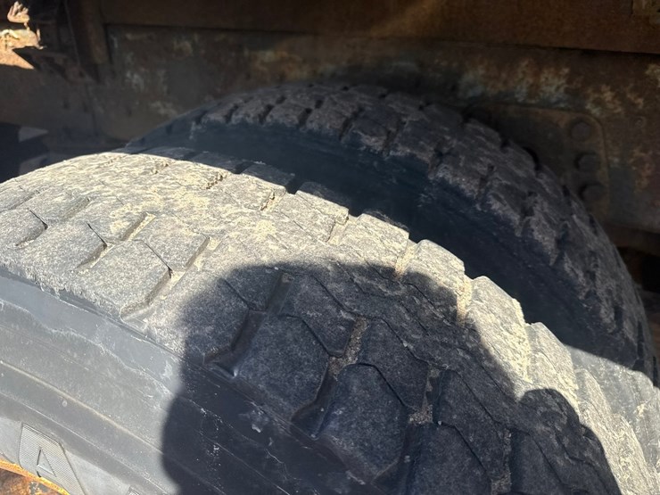 1996-ford-l9000-image-90