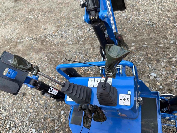 new-holland-workmaster-25s-image-7