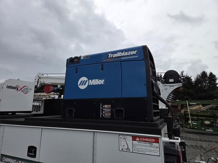 2022-ford-f550-image-6