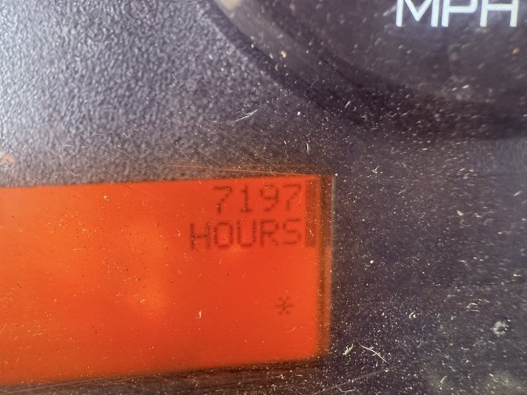 2013-international-7400-image-24