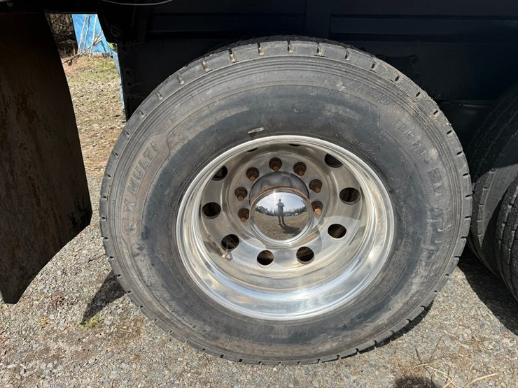 2015-peterbilt-579-image-75