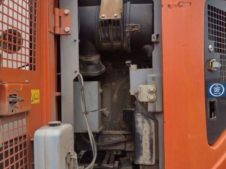 2018-hitachi-zx135us-6-image-28