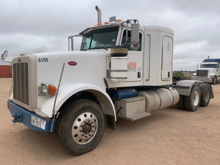 2013-peterbilt-367-image-3