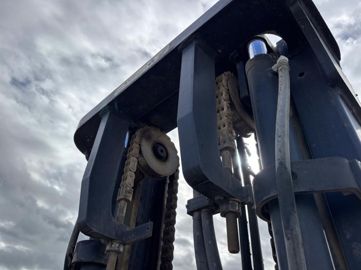 2015-yale-gdp80-forklift-image-16