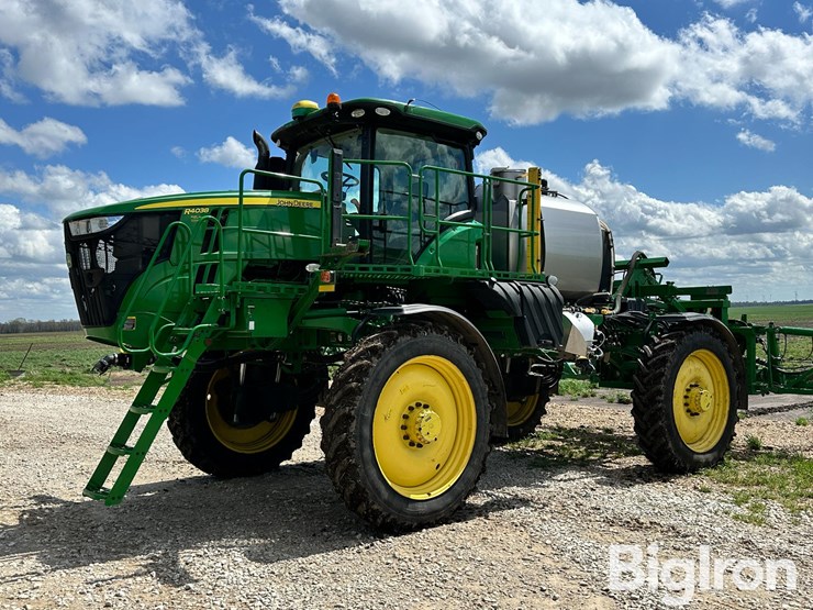 2020-john-deere-r4038-image-10