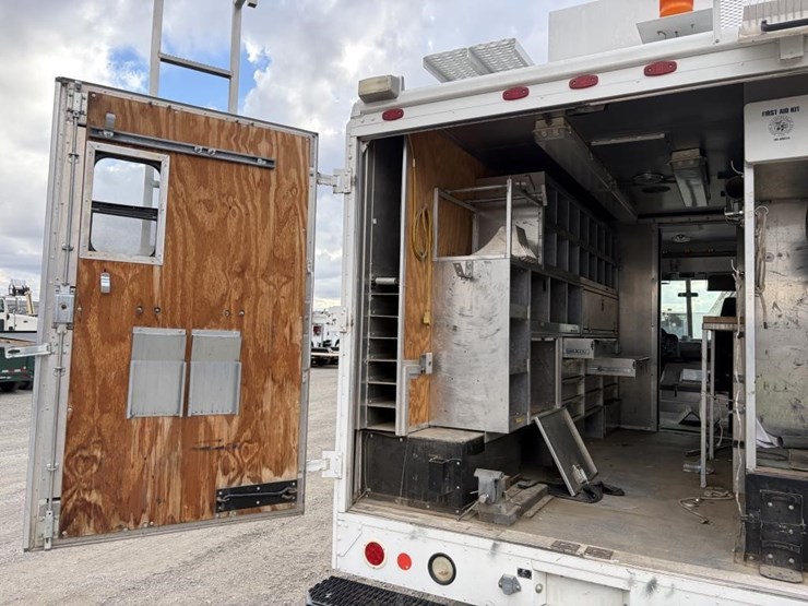 2008-utilimaster-workhorse-step-van-image-13