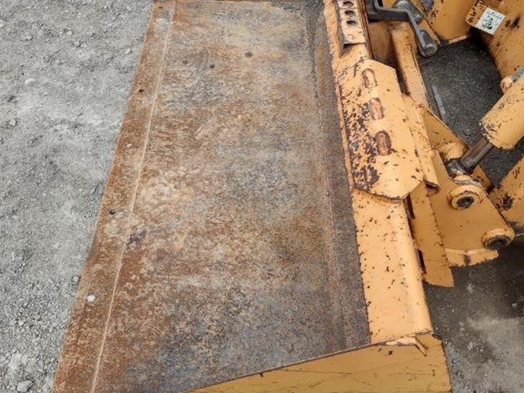 2001-case-60-xt-image-13