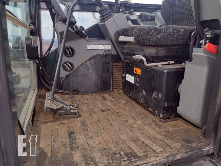 2020-bobcat-e85-image-11