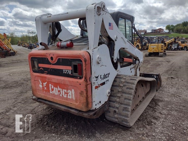 2013-bobcat-t770-image-42