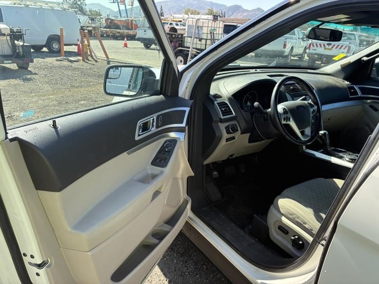 2012-ford-explorer-image-14