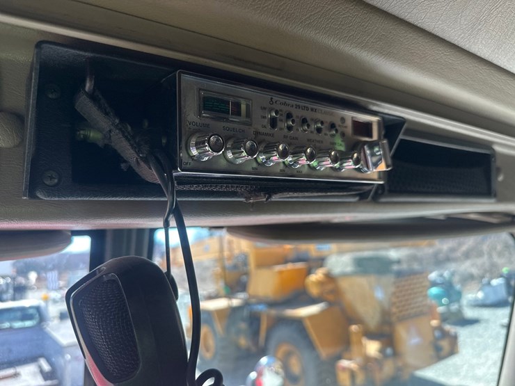 2004-massey-ferguson-8-image-35