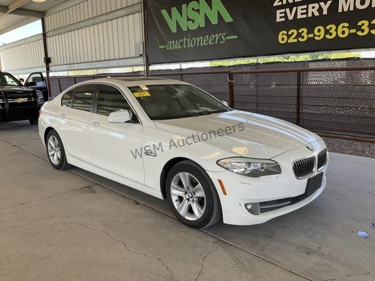 2011-bmw-528i-sdn-image-2