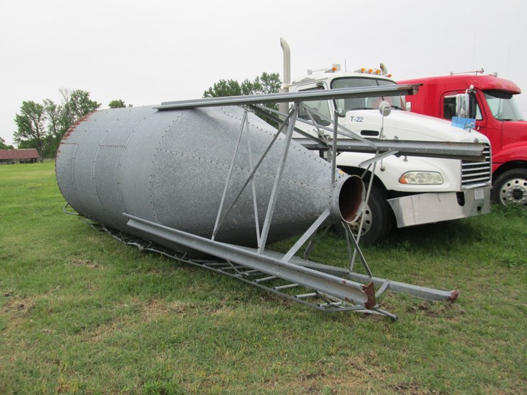 #46186-•-over-head-feed-bin-image-2