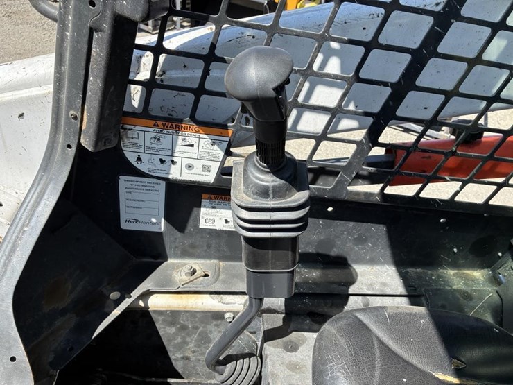 2018-bobcat-s570-image-11