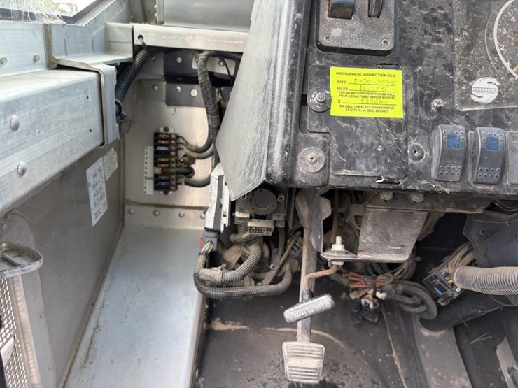 2008-utilimaster-workhorse-step-van-image-26