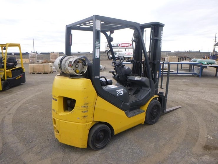 komatsu-fg25st-16-image-3