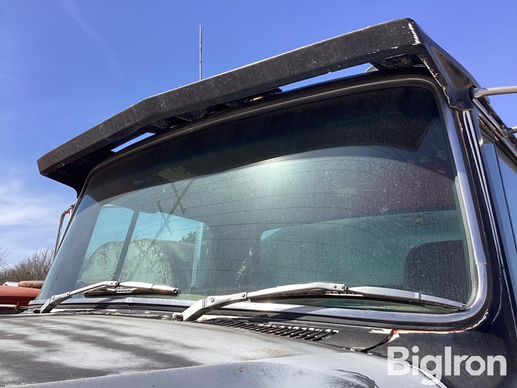 1981-ford-9000-image-17