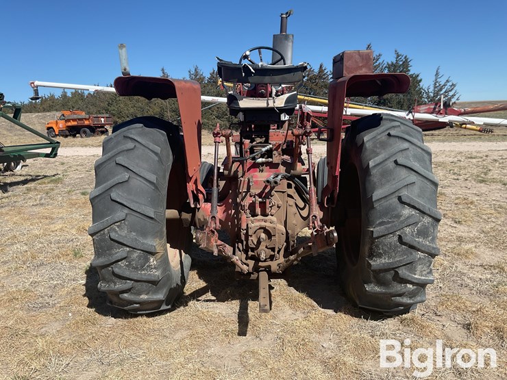 1966-international-806-image-6