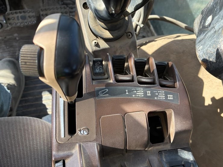 2005-john-deere-7220-image-34