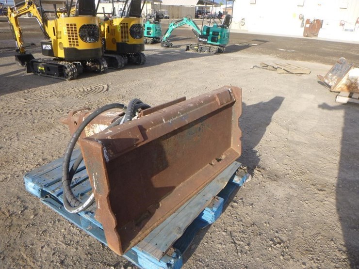 city-skid-steer-hydraulic-breaker-image-4