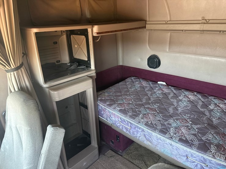 2004-massey-ferguson-8-image-37