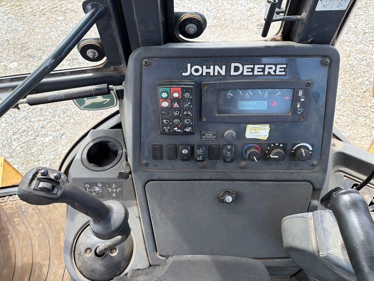 john-deere-310-image-18