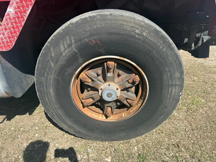 #1119-•-1990-international-navistar-paystar-5000-26'-flat-bed-truck-image-94