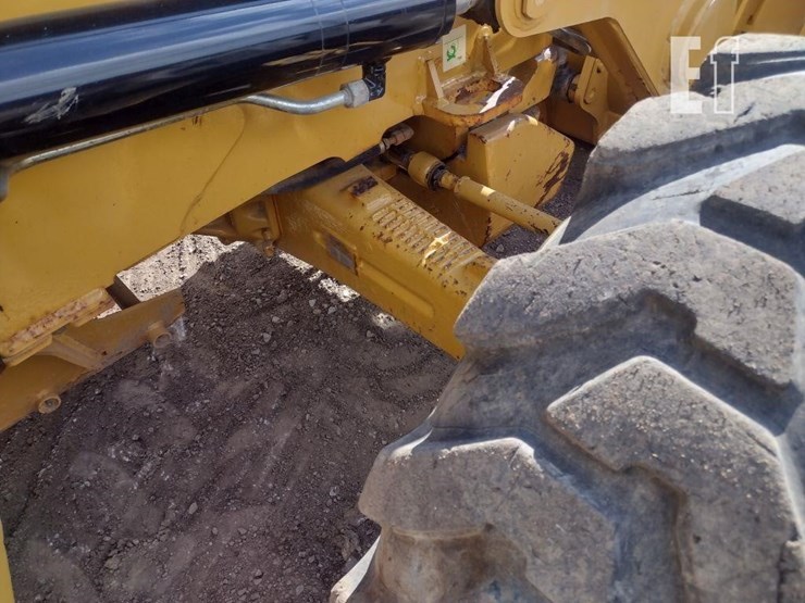 2011-caterpillar-420e-image-23