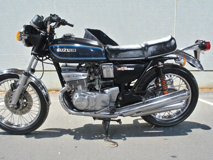 1977-suzuki-gt550-motorcycle-image-4