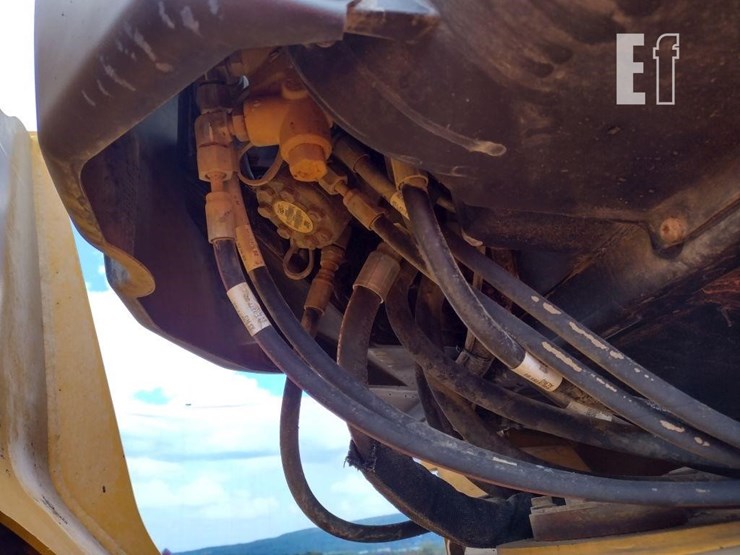 2015-caterpillar-914k-image-21