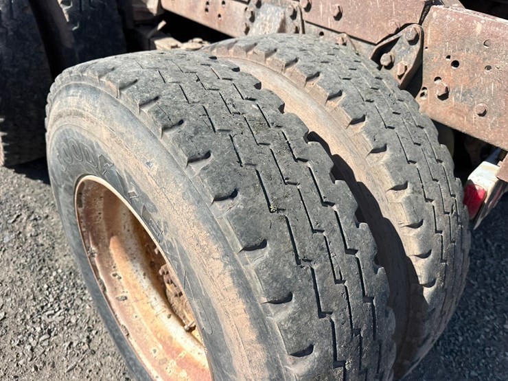 1984-ford-tractor-image-56