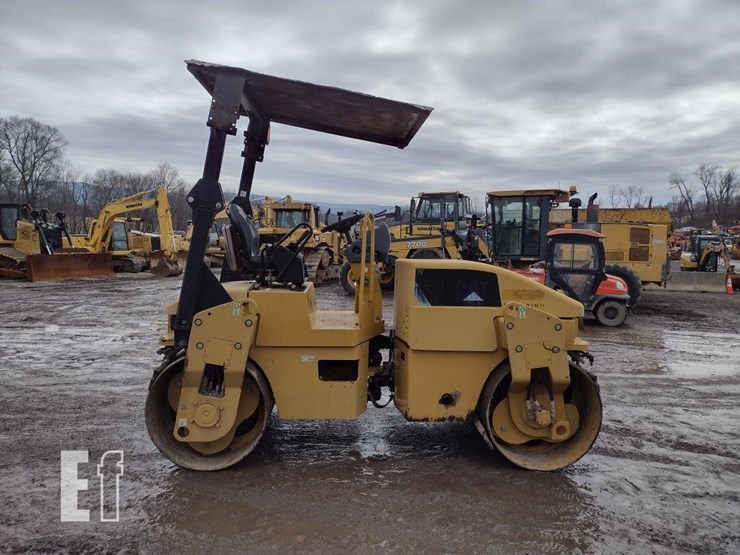 2010-caterpillar-cb34xw-image-3
