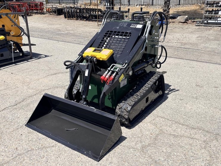 2026-zjg-zj-380-skid-steer-loader-image-1