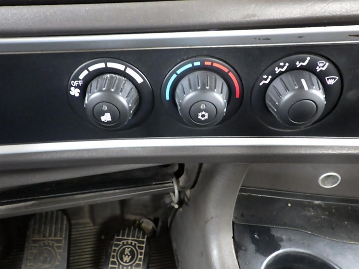 2008-kenworth-t800-image-83