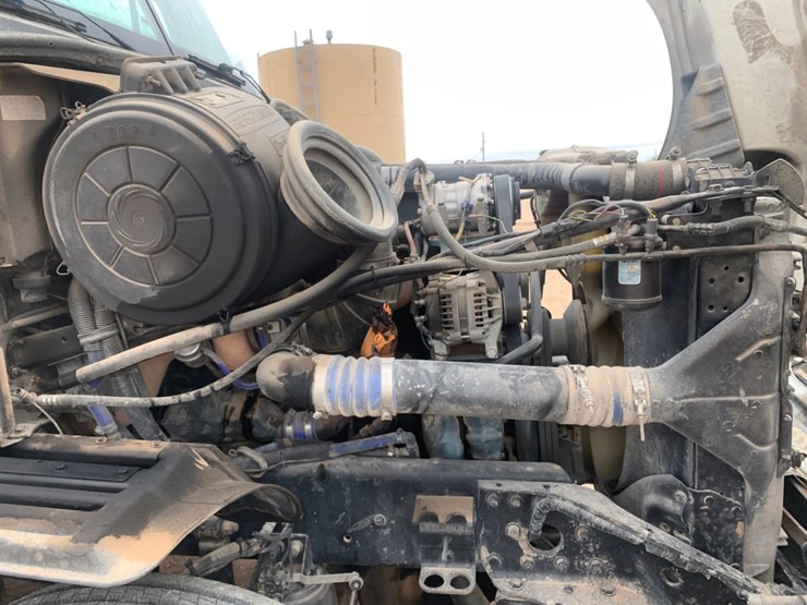 2008-freightliner-columbia-120-image-9