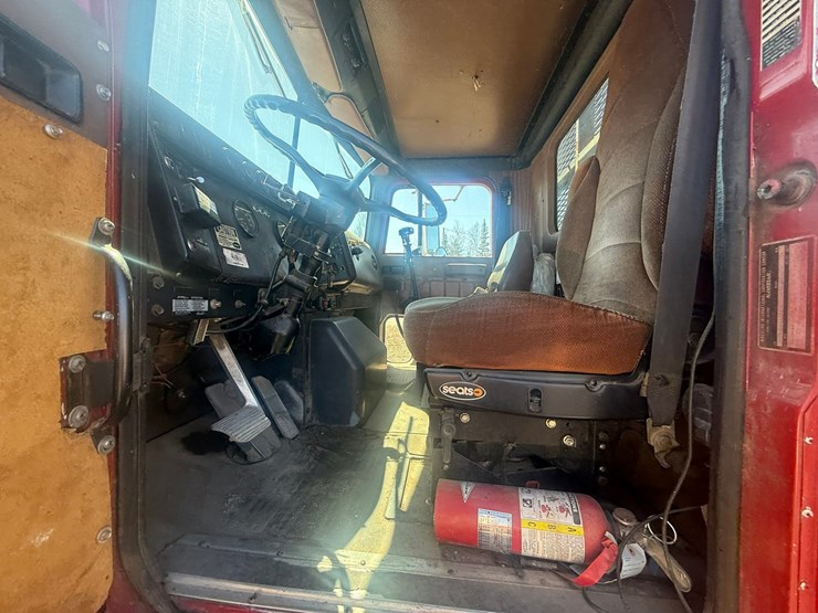 #1119-•-1990-international-navistar-paystar-5000-26'-flat-bed-truck-image-56