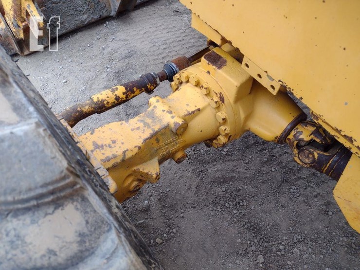 1995-deere-300d-image-17