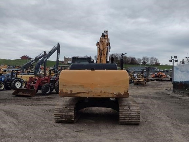 2015-case-cx250c-image-4