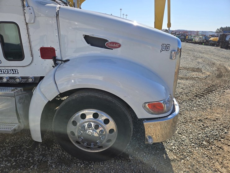 2013-peterbilt-386-image-13