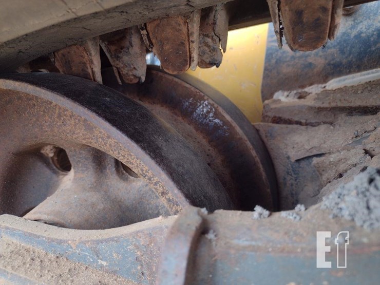 2020-deere-331g-image-15