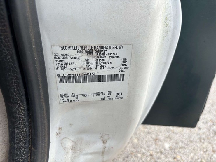 2001-ford-f550-image-29